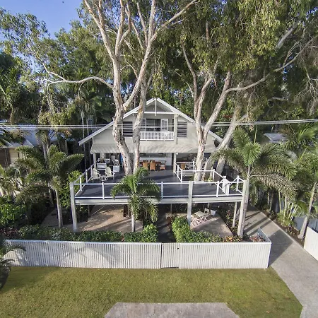 Decked Out By The Sea Villa Clifton Beach Exterior photo